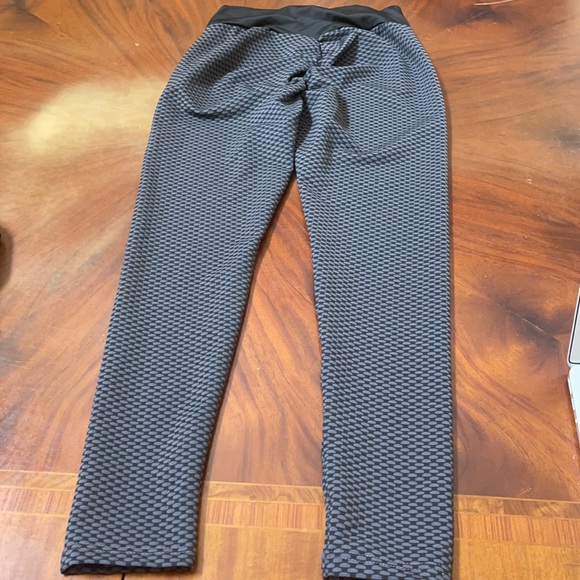 Amazon Booty Lift Leggings Small - Picture 4 of 7